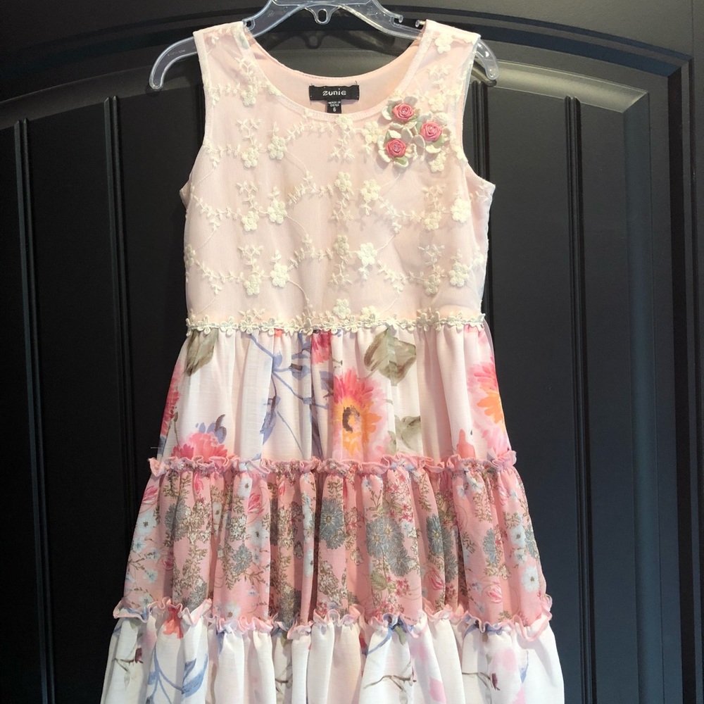 Girl’s size 6 dress